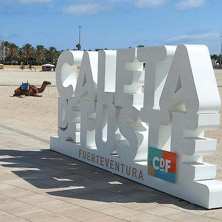 Lovely 2 Bedroom Holiday Apartment in Central Caleta de Fuste Exterior foto