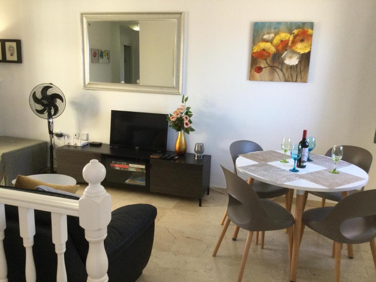 Lovely 2 Bedroom Holiday Apartment in Central Caleta de Fuste Exterior foto